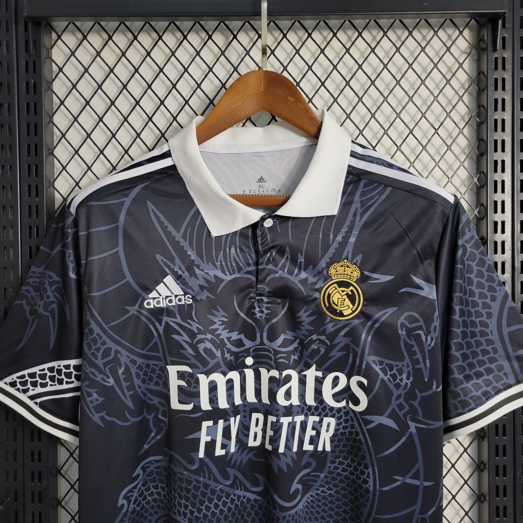 Camisa Real Madrid Black Edição Especial 23/24 - Versão Torcedor