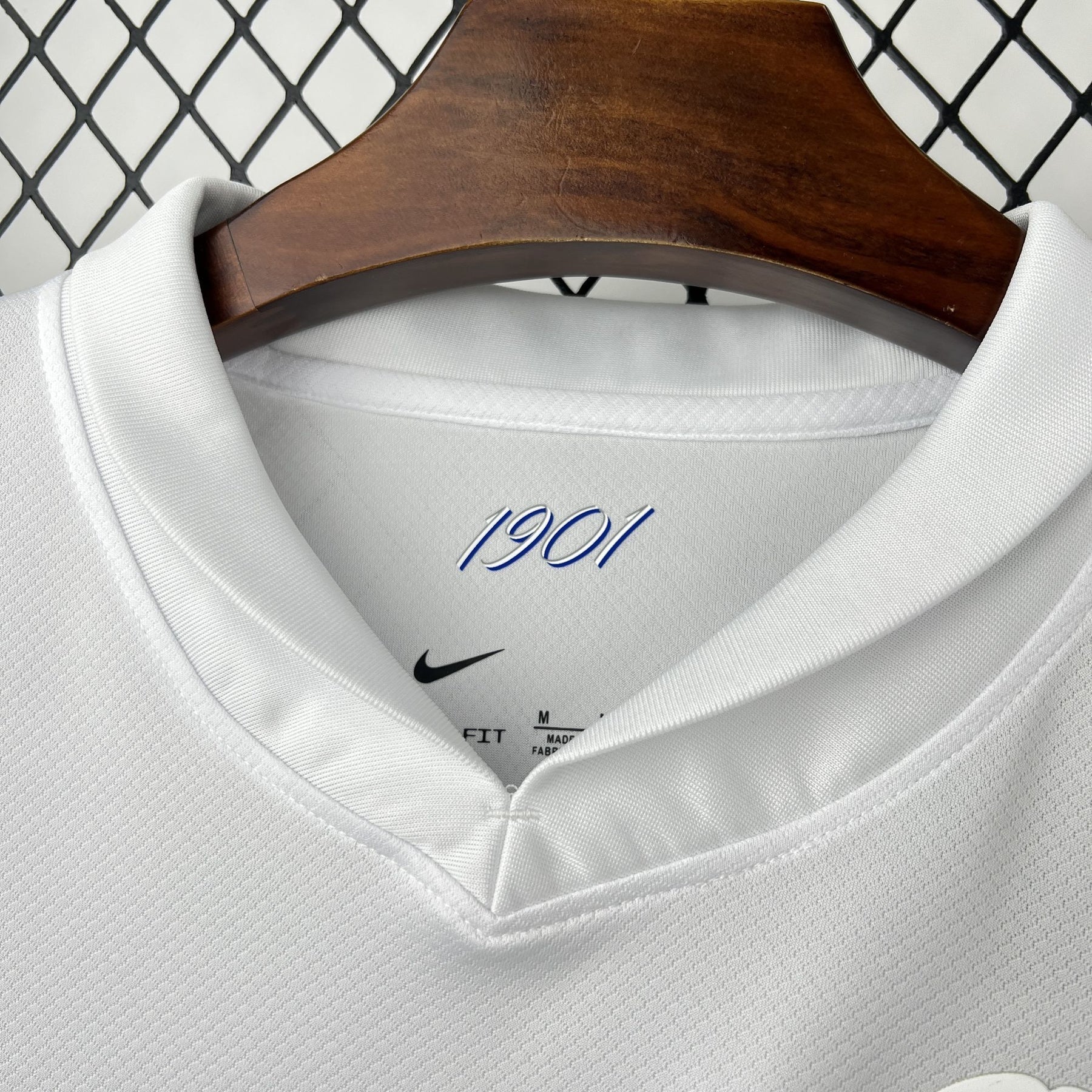 Camisa masculina do Tottenham Hotspur para a temporada 2025/26, comemorativa do 125º aniversário